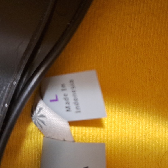 Athleta "Rockview" lined nylon hooded zipper vest - L - gold yellow - Picture 5 of 11